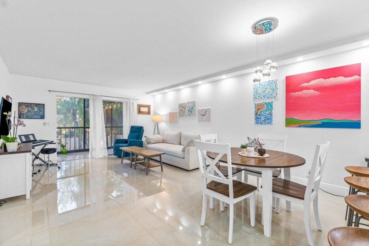Foto principal - 7301 Amberly Ln