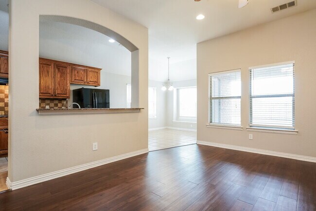 Foto del edificio - 311 Galloping Hill Rd