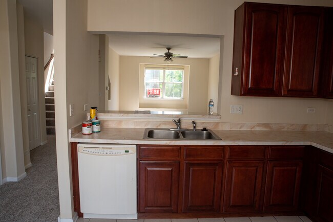 Building Photo - 120 Rosehall Dr