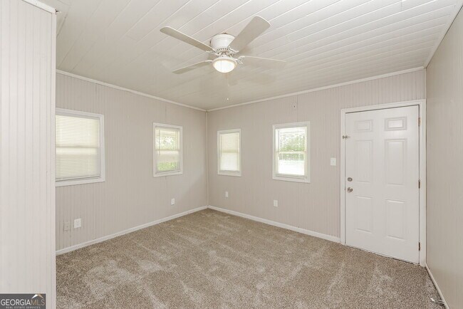Foto del edificio - 1255 Skyhaven Rd SE