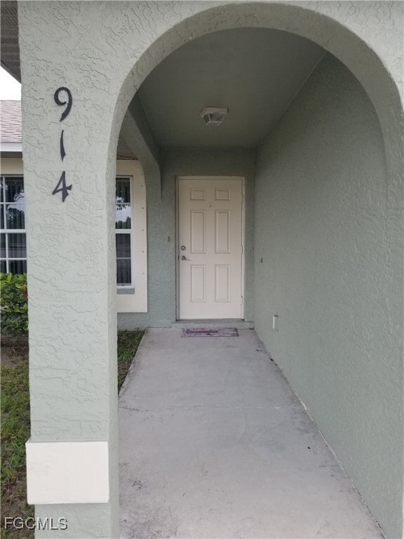 Foto del edificio - 914 Santa Barbara Blvd