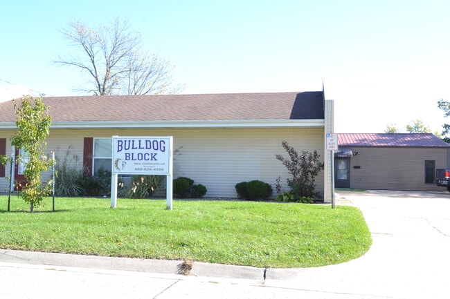 Building Photo - 1203 S Osteopathy Ave