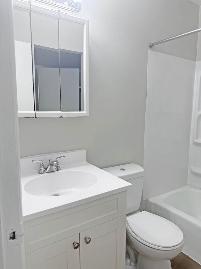 Building Photo - 1565 Bacon Ave