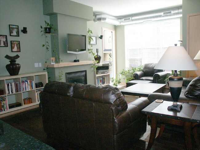 Living Room - 3640 Wooddale Ave S