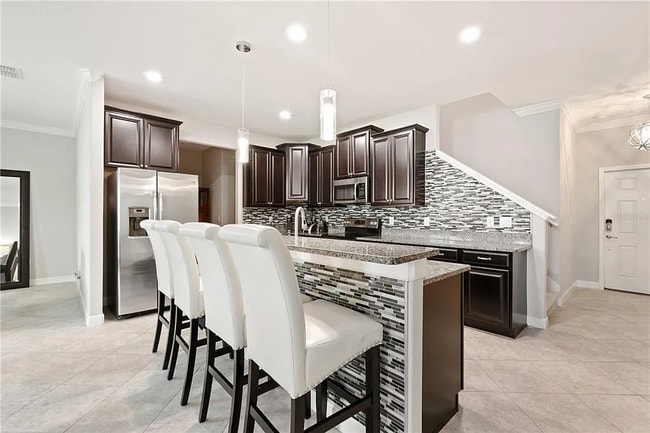 Building Photo - 3-bedroom PLUS loft, 2.5-bathroom Town Home