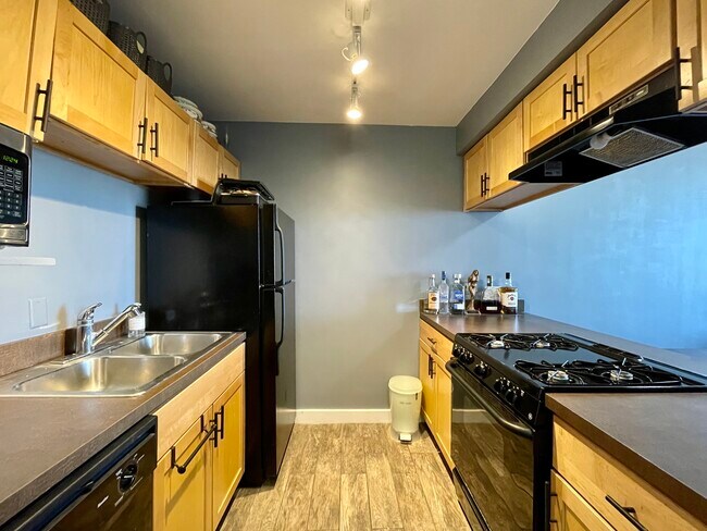 Foto del edificio - 600 E 8th St