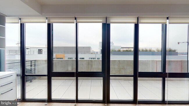 Foto del edificio - 1625 Eckington Pl NE