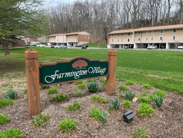 Primary Photo - 1660 Farmington Ave