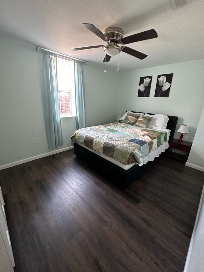 Building Photo - Spacious 5BR House in Commercial Point