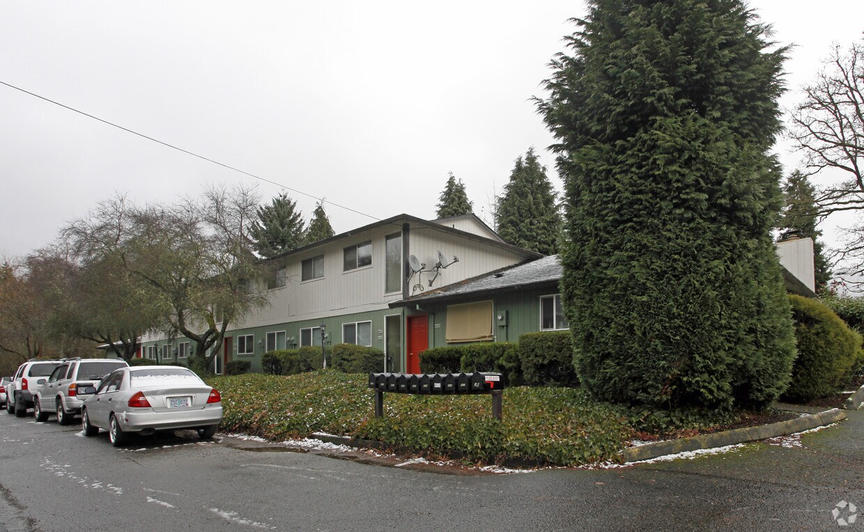 Building Photo - 4920-4938 SW 59th Ave