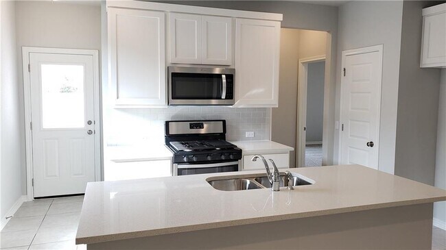 Building Photo - 1311 Hazleton Cove