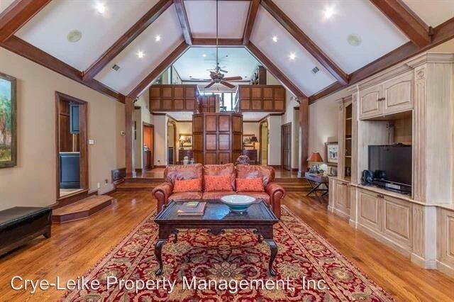 Foto del edificio - 5 br, 4.5 bath House - 8706 Classic Dr.