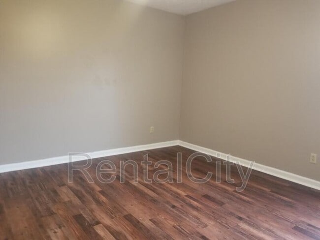 Building Photo - 270 Pleasant Plains Rd