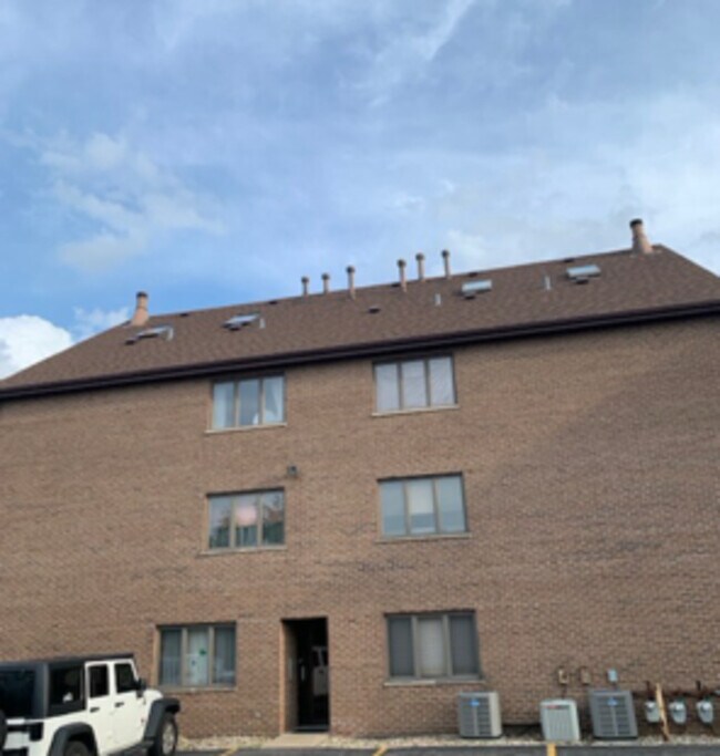 Foto del edificio - 7932 Paxton Ave