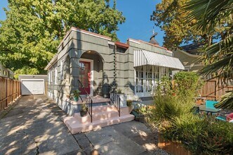 Building Photo - 4115 SE Gladstone St