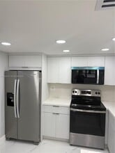 Building Photo - 9937 Nob Hill Pl