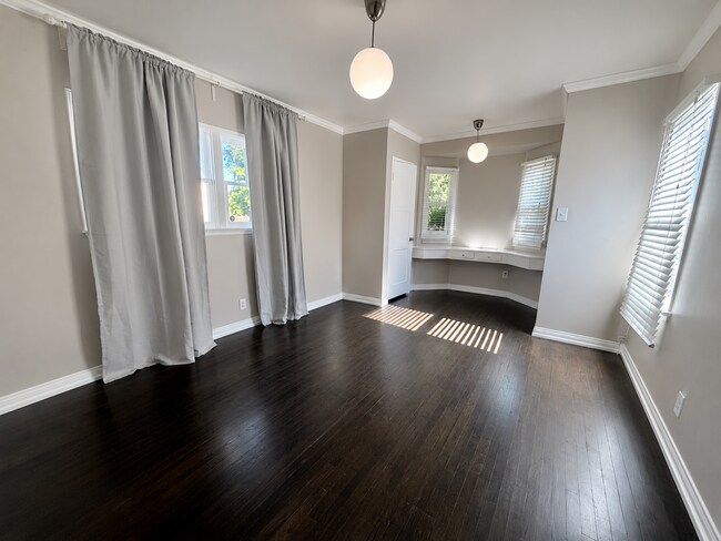 Foto del edificio - 12454 Kling St