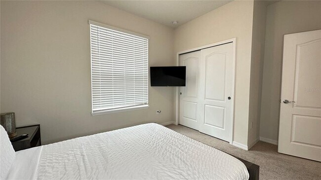 Foto del edificio - 7167 Oakmoss Loop