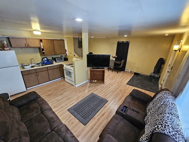 Foto del edificio - 1268 Ramona St SE