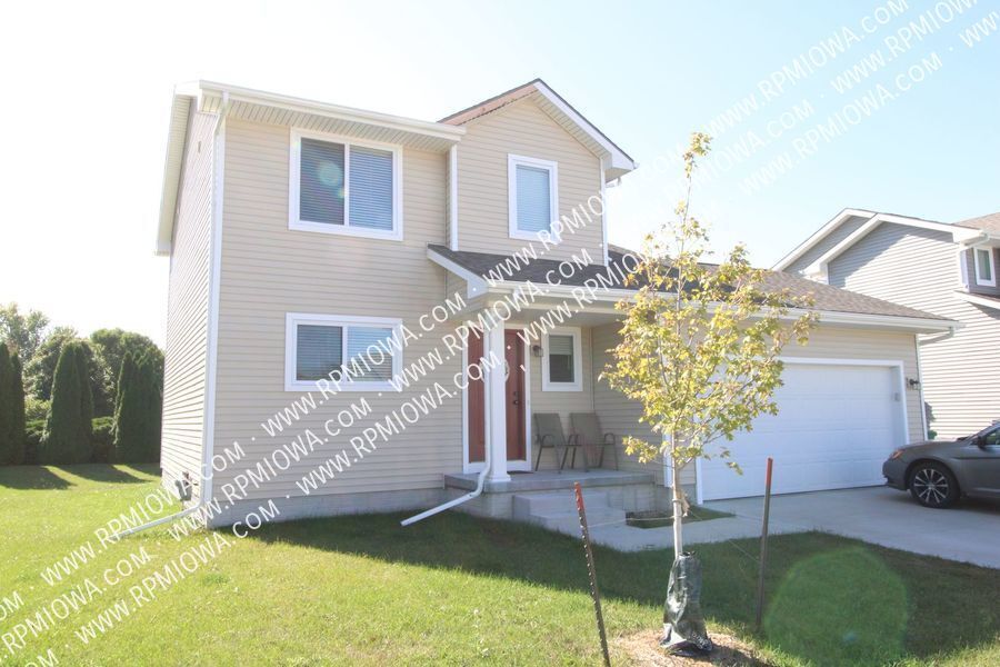 Primary Photo - 2 CAR GARAGE!! 3 bedroom, 2.5 Bath Home in...