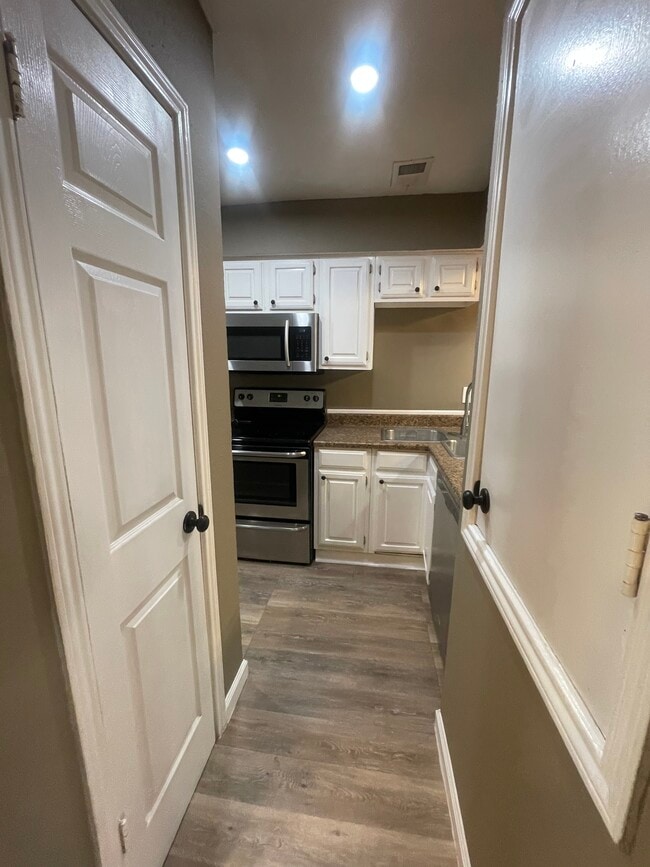 Foto del edificio - 8545 Midpark Rd