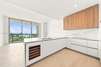 Building Photo - 1400 Biscayne Blvd
