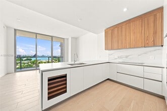 Building Photo - 1400 Biscayne Blvd