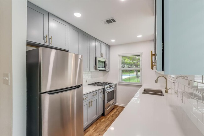 Foto del edificio - 6804 Kenosha Pass