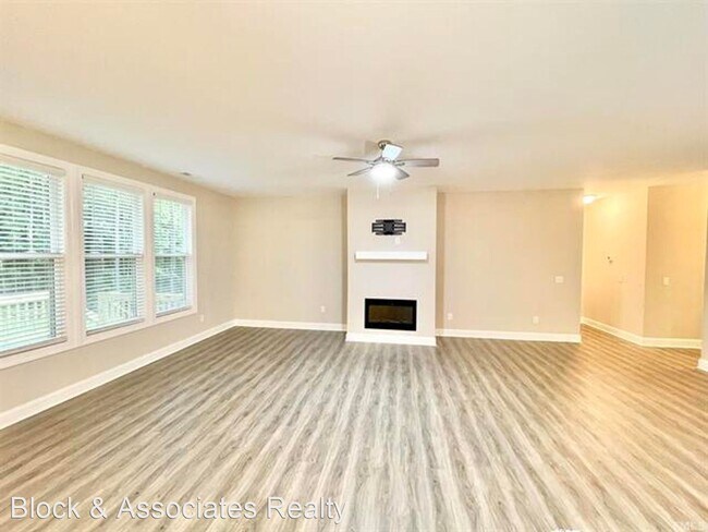 Foto del edificio - 3 br, 2 bath House - 221 Rawhide Dr