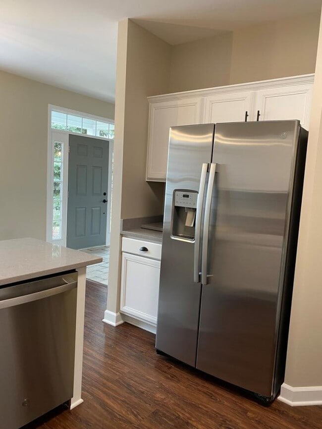 Building Photo - 2 bedroom in Sugar Grove IL 60554