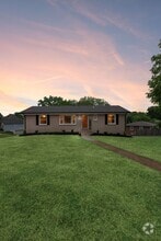 Building Photo - 210 W Meadow Dr