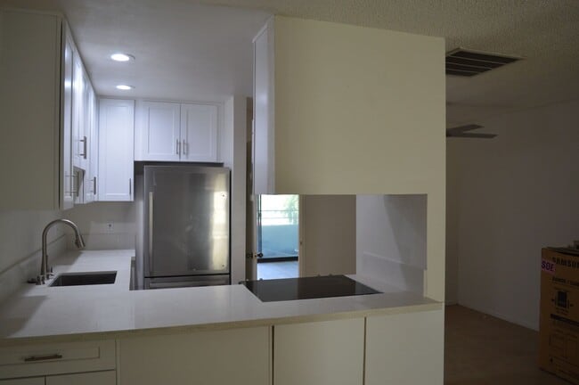 Building Photo - 464 S Calle Encilia