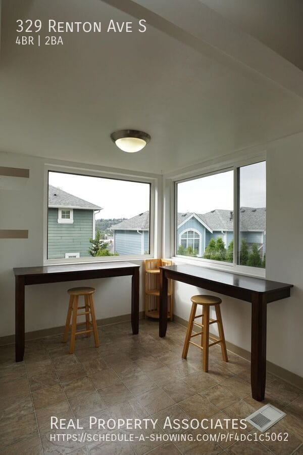 Building Photo - 329 Renton Ave S