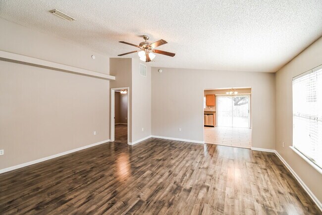 Foto del edificio - 7774 Mordecai Ct