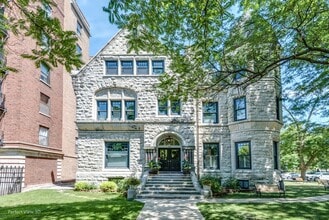 Building Photo - 4545 S Drexel Blvd