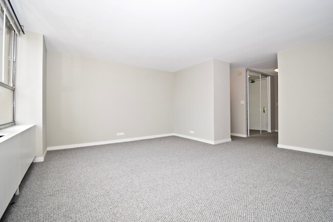 Building Photo - 655 W Irving Park Rd