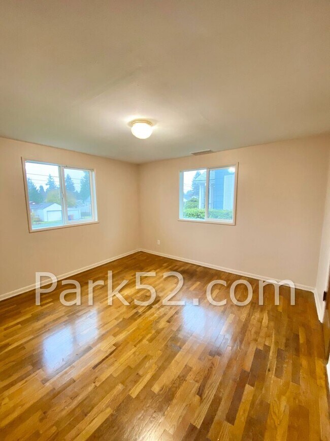 Foto del edificio - Tacoma Single Family 2 Bedroom 1 Bath With...
