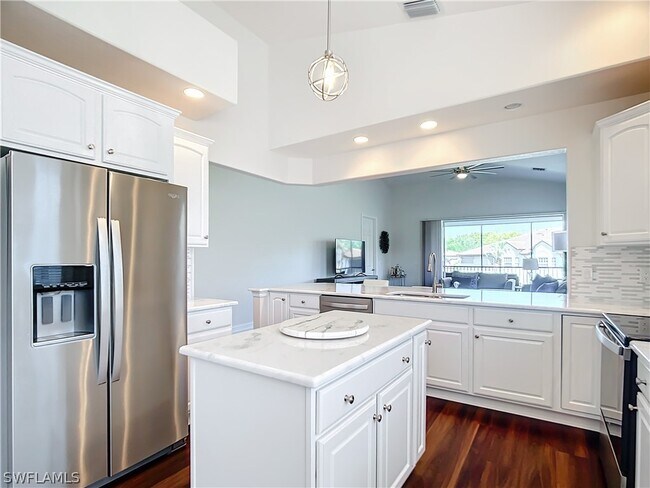 Building Photo - 4752 Stratford Ct