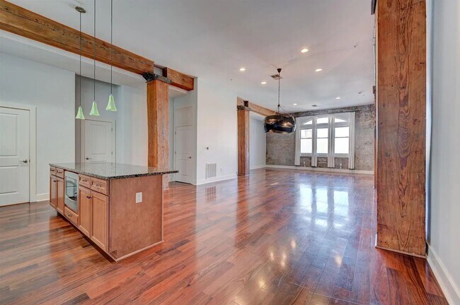 Foto del edificio - 435 S Front St