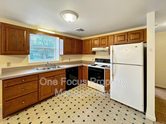 Foto del edificio - 326 E Church St