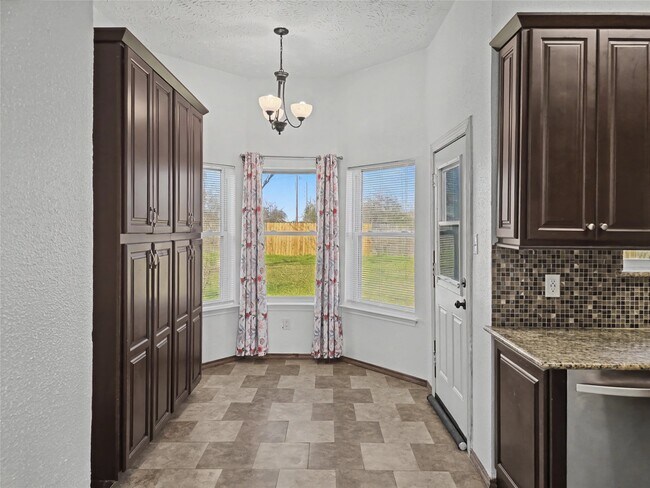 Building Photo - 15223 Peachmeadow Ln