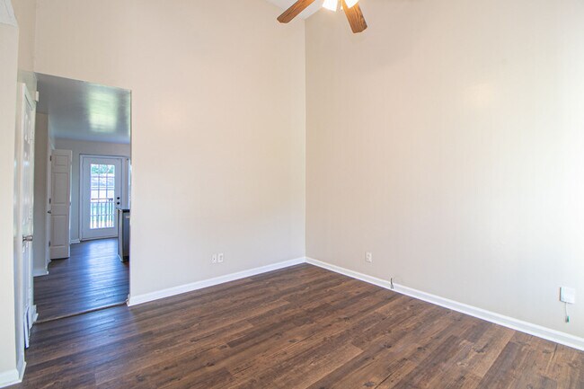 Building Photo - 529 Indian Ave