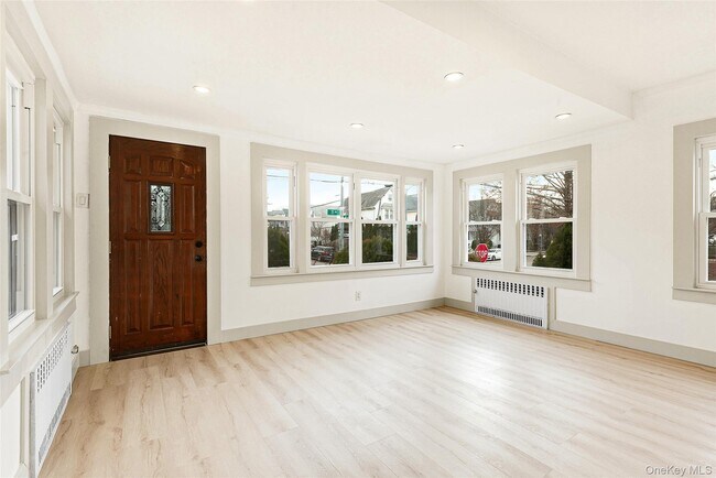 Foto del edificio - 93-01 71st Ave