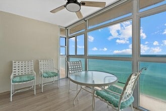 Building Photo - 255 The Esplanade N