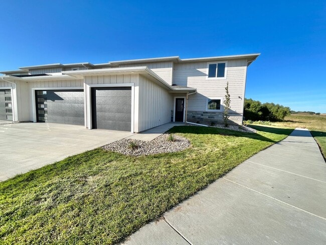 Building Photo - Stunning New Construction 4 Bed/2.5 Bath Twinhome!