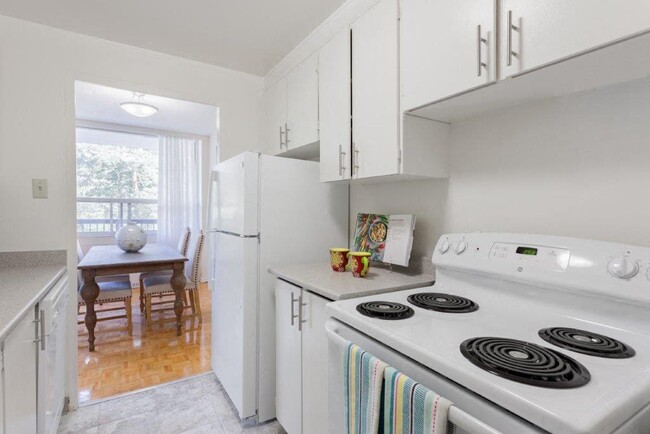 Building Photo - The Faircrest