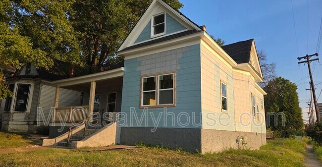 Photo - 1413 Court Avenue Apartment