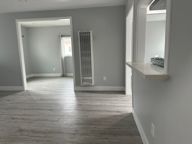 Foto del edificio - 6058 Fishburn Ave
