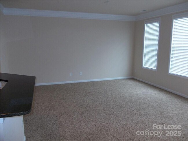 Foto del edificio - 9641 Camberley Ave NW