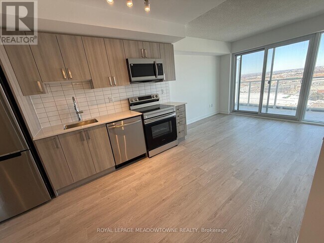 Photo du bâtiment - 1010 Sandy Beach Rd